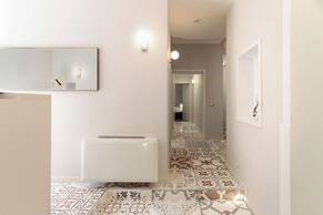 Velia Relais
