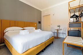 Velia Relais