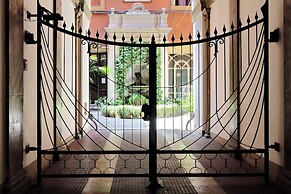 Velia Relais
