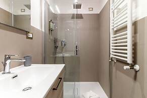 Velia Relais