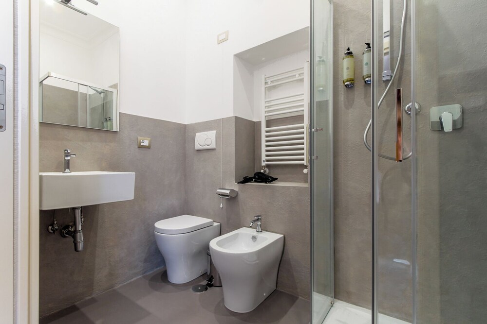 Velia Relais