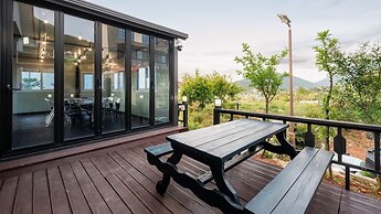 Jigeum Yeosu Ocean View Pension