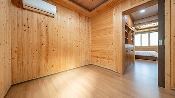 Jigeum Yeosu Ocean View Pension
