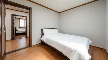 Jigeum Yeosu Ocean View Pension