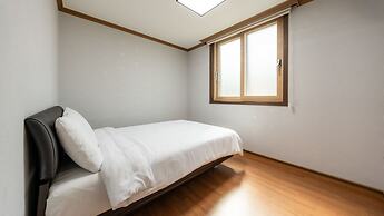 Jigeum Yeosu Ocean View Pension