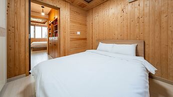 Jigeum Yeosu Ocean View Pension