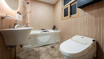 Jigeum Yeosu Ocean View Pension
