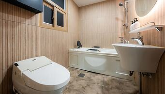 Jigeum Yeosu Ocean View Pension