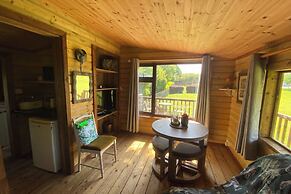Lakeside Lodge - Castlemartyr - Sleeps 4