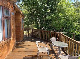 Lakeside Lodge - Castlemartyr - Sleeps 4
