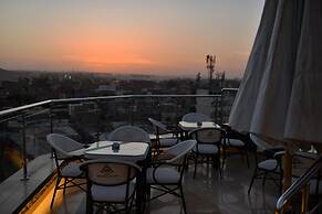 Neom Pyramids Valley Boutique hotel