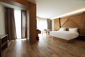 Neom Pyramids Valley Boutique hotel