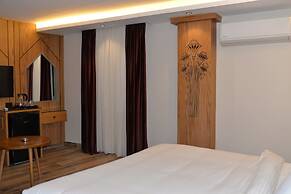 Neom Pyramids Valley Boutique hotel