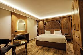 Neom Pyramids Valley Boutique hotel