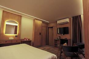 Neom Pyramids Valley Boutique hotel