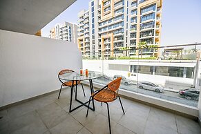 Azizi Riviera 25
