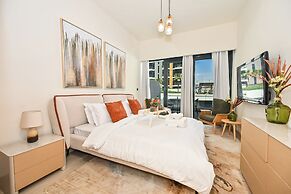 Azizi Riviera 25