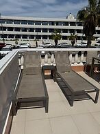 Las Americas 1-bed Apt, Sleeps 5, Pool, Parking