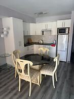 Las Americas 1-bed Apt, Sleeps 5, Pool, Parking