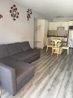 Las Americas 1-bed Apt, Sleeps 5, Pool, Parking