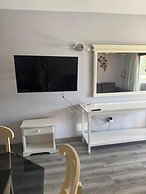 Las Americas 1-bed Apt, Sleeps 5, Pool, Parking