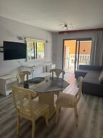 Las Americas 1-bed Apt, Sleeps 5, Pool, Parking