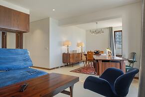 Carlos Apartment