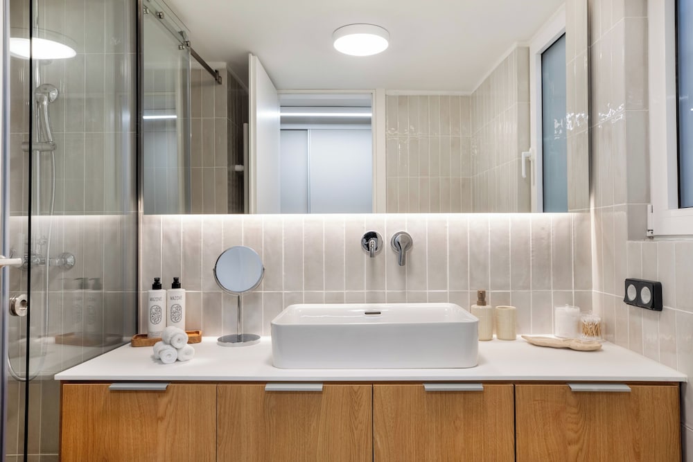 Plaka Clio Apartment by A&A Residences