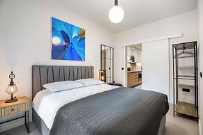 Plaka Clio Apartment by A&A Residences