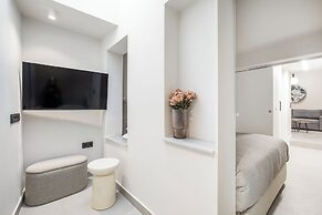 Plaka Clio Apartment by A&A Residences