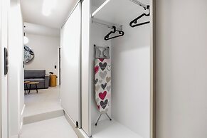 Plaka Clio Apartment by A&A Residences