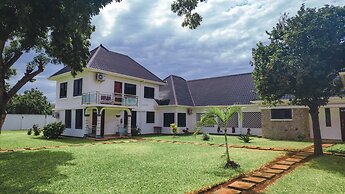 MWAMBANI BEACH VILLAS