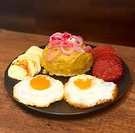 MOKA HOUSE