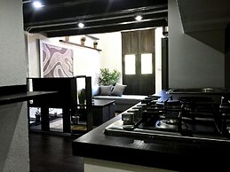 MOKA HOUSE