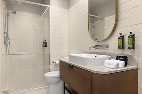Hotel Railwayparc Montreal, Tapestry Collection By Hilton