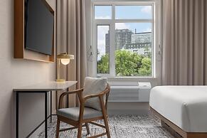 Hotel Railwayparc Montreal, Tapestry Collection By Hilton