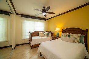 Altavista 5D 3 Bdr 2 bth Ocean View Condo