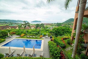 Altavista 5D 3 Bdr 2 bth Ocean View Condo