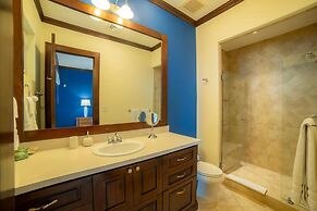 Altavista 5D 3 Bdr 2 bth Ocean View Condo