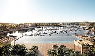 Crowne Plaza Shell Cove Marina by IHG