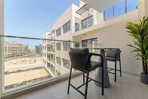 Maison Privee - Tranquil Escape w/ Balcony and High-End Facilities