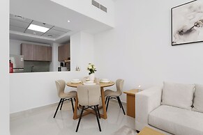 Maison Privee - Tranquil Escape w/ Balcony and High-End Facilities