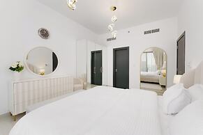 Maison Privee - Tranquil Escape w/ Balcony and High-End Facilities