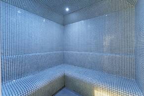 Maison Privee - Tranquil Escape w/ Balcony and High-End Facilities