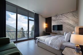 EAFR Hotel