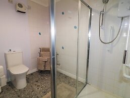Shalom Apartment 98B