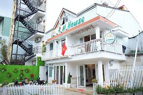 Homestay 3M House