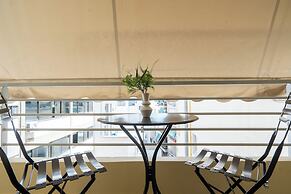 Modern Apartment in Athens with Balcony