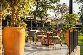 Waterfalls Lodge