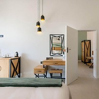 Waterfalls Lodge